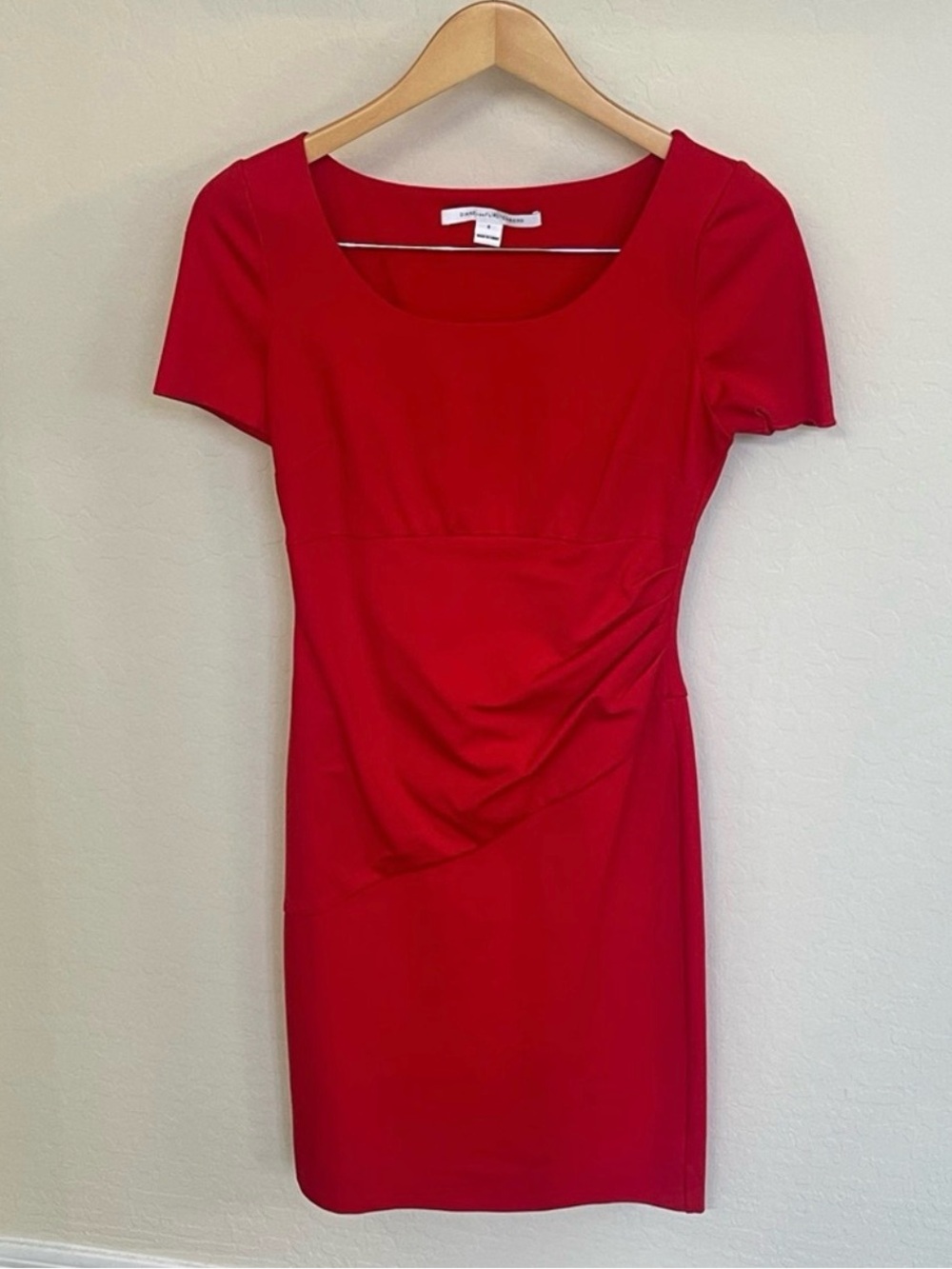 DVF Diane von Furstenberg Bevina Red Ruched Sheath Dress Size 6